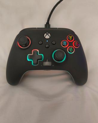 Controller cablato PowerA con led rgb per Xbox