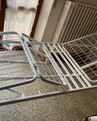 Letto ospedaliero con materasso anti decubito