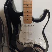chitarra elettrica con amplificatore 
