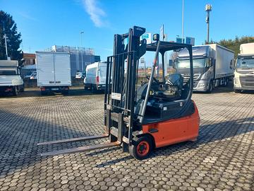Linde E16C ELETTRICO CON TRASLATORE