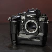 Nikon ammiraglia F4 nera body+spese spedizione