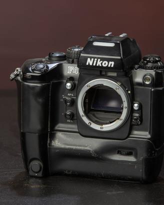Nikon ammiraglia F4 nera body+spese spedizione