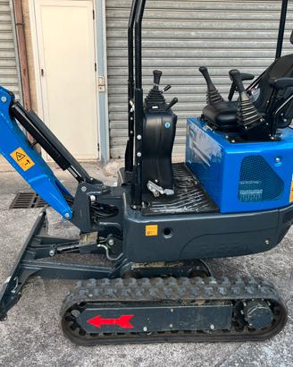 Miniescavatore rippa r10
