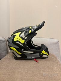 Casco Airoh Aviato Ace giallo e nero