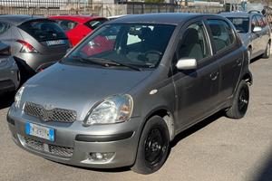 Toyota Yaris 1.0i VETTURA IN BUONE CONDIZIONI