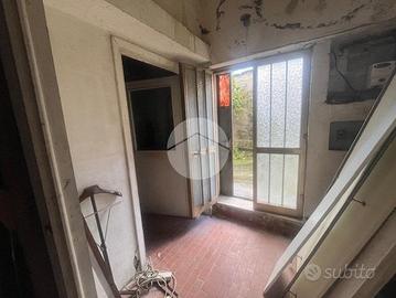 MAGAZZINO A MASSAROSA