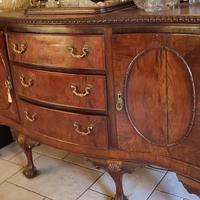 Credenza in stile Vittoriano