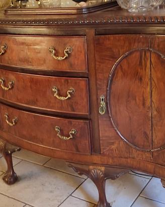 Credenza in stile Vittoriano