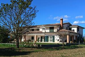 BIFAMILIARE A DUGENTA