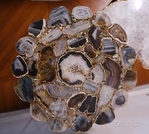 Tavolino in agata naturale con base oro