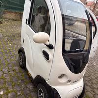 Scooter elettrico cabinato GIALDI senza patente