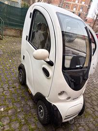 Scooter elettrico cabinato GIALDI senza patente