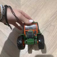 Modellino trattore HF-C18