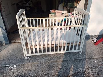 Lettino con materasso