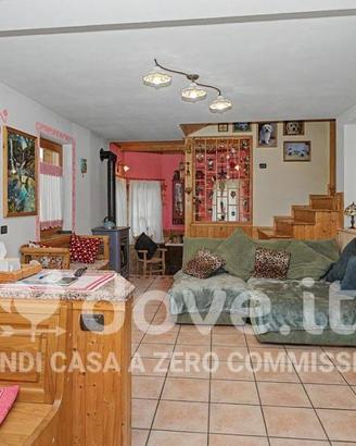 Casa indipendente di 158 m² con 5 locali e box aut