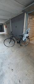 BICICLETTA CON SEGGIOLINO