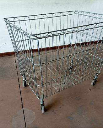 Vendita cesti con ruote