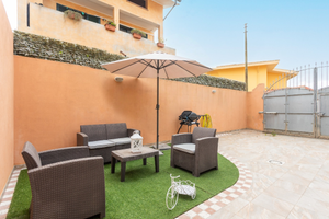 Casa indipendente con giardino