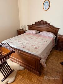 Letto in legno antico