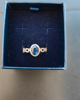 Anello in oro con Zaffiro e Diamanti 