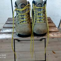 scarponi da montagna