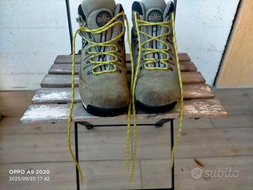 scarponi da montagna