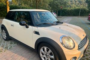 Mini one 1.4 benz. neopatentati