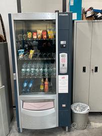 Distributore automatico saeco