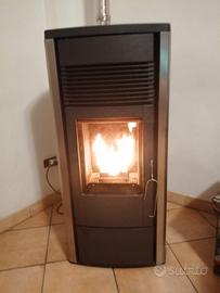 stufa a pellet MCZ hidro 12 Kw