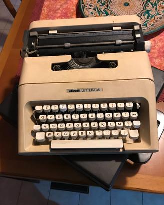 Macchina da scrivere Olivetti Lettera 35
