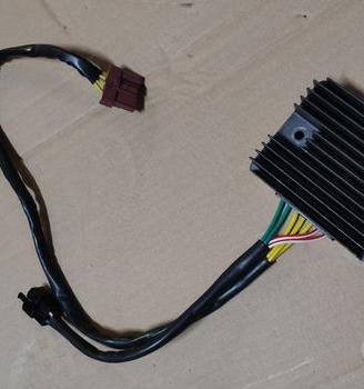 Regolatore di tensione Peugeot Geopolis/Satelis