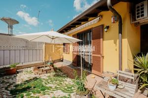 SOLUZIONE INDIPENDENTE CON GIARDINO E BOX