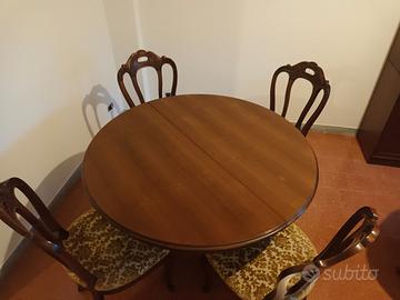 TAVOLO ALLUNGABILE CON SEDIE