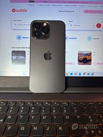 iPhone 14 Pro Max rotto per ricambi