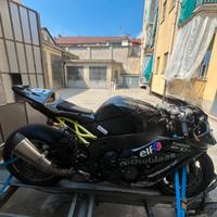 Kawasaki Ninja Zx 10 r pronto Pista