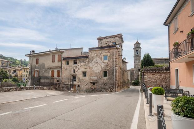 RUSTICO A TORRI DEL BENACO