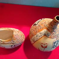 Coppia di vasi di ceramica artistica