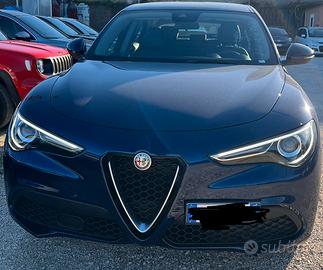 Stelvio 160 cv rwd interno in pelle