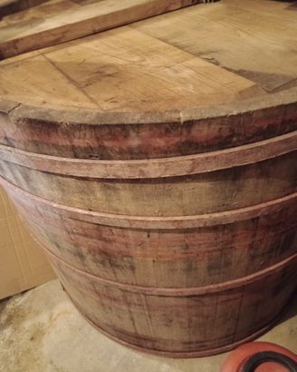 Tino in legno per mosto