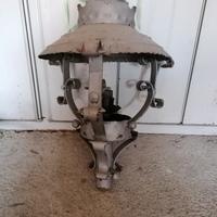 lampada da giardino antica