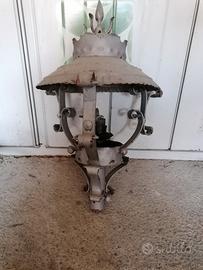 lampada da giardino antica