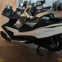 Honda forza 300