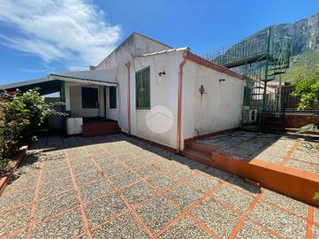 PORZIONE DI BIFAMILIARE A CARINI