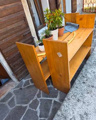 2 scafali in legno