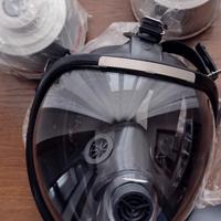 Maschera facciale con due filtri