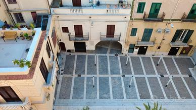 Locale a Partinico, Piazzetta Danilo Dolci
