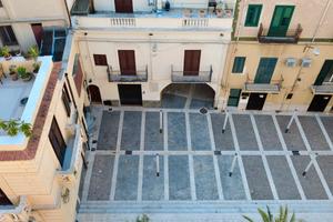 Locale a Partinico, Piazzetta Danilo Dolci