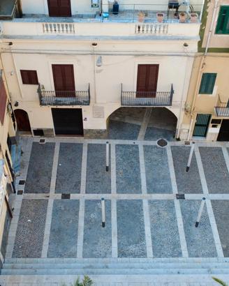 Locale a Partinico, Piazzetta Danilo Dolci
