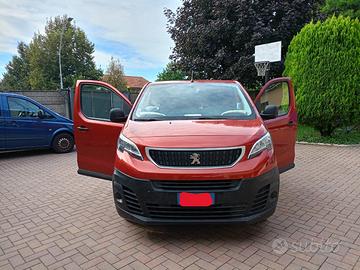 PEUGEOT EXPERT TRAVELLER anno 2020