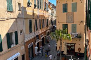 Settembre Finale Ligure centro, 50m dal mare